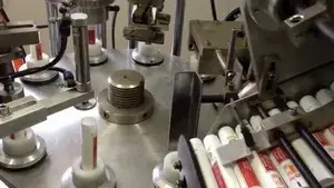 Llenadora y selladora automática de tubos con calentamiento interno