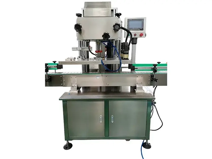 Taponadora automática de cuatro ruedas