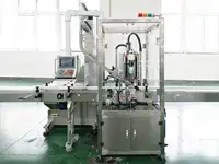 Taponadora automática de un cabezal