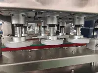 Taponadora automática de husillo